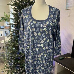 AVENUE BODY NIGHT SHIRT IN BLUE AND MULTI SIZE 14/16 - NWT (505)